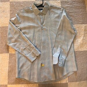 Men’s Large Blue and white patterned button down shirt